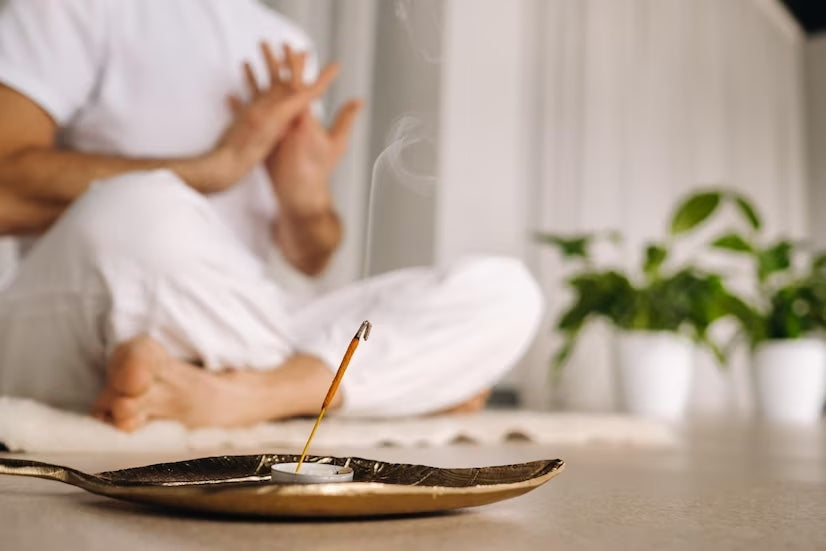 Enhancing Meditation: Unveiling the Perks of Meditating with Incense Sticks