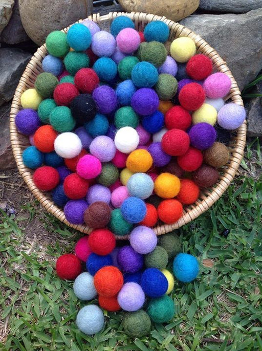 2cm Bulk Wool Felt Balls1