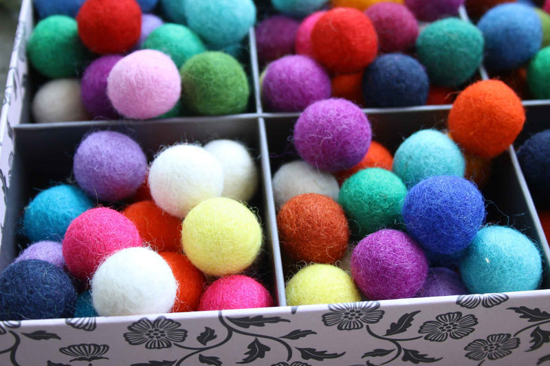 2cm Wool Felt Balls for Garland Making 1