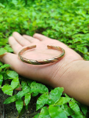 Copper bracelet for men spiral top view